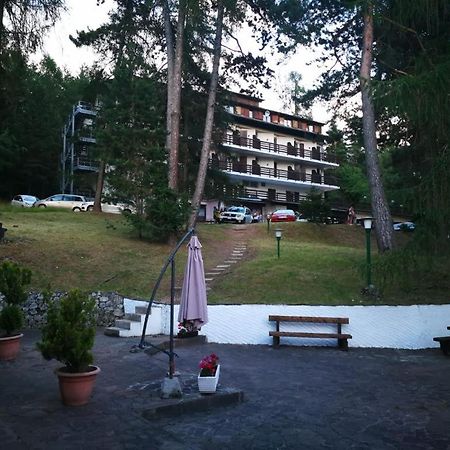 Royal Hotel Paolino Cavareno Bagian luar foto