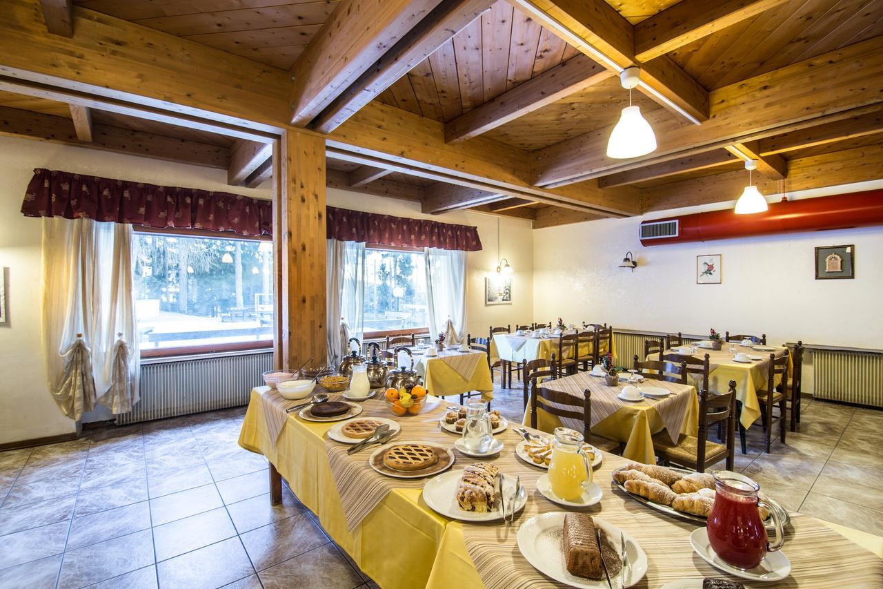 Royal Hotel Paolino Cavareno Bagian luar foto