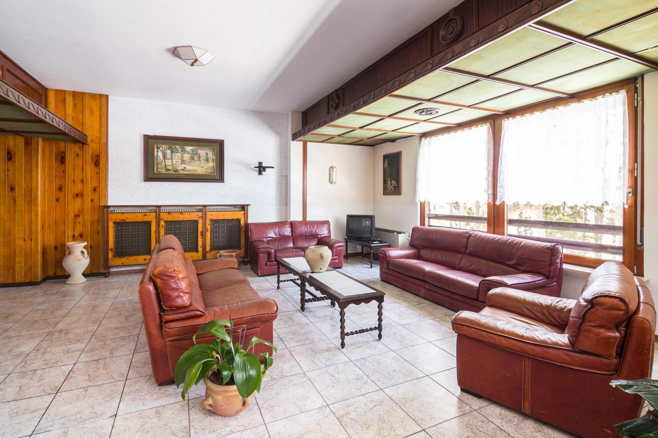 Royal Hotel Paolino Cavareno Bagian luar foto