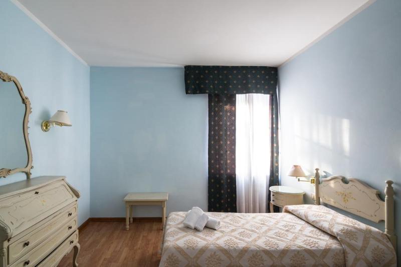 Royal Hotel Paolino Cavareno Bagian luar foto